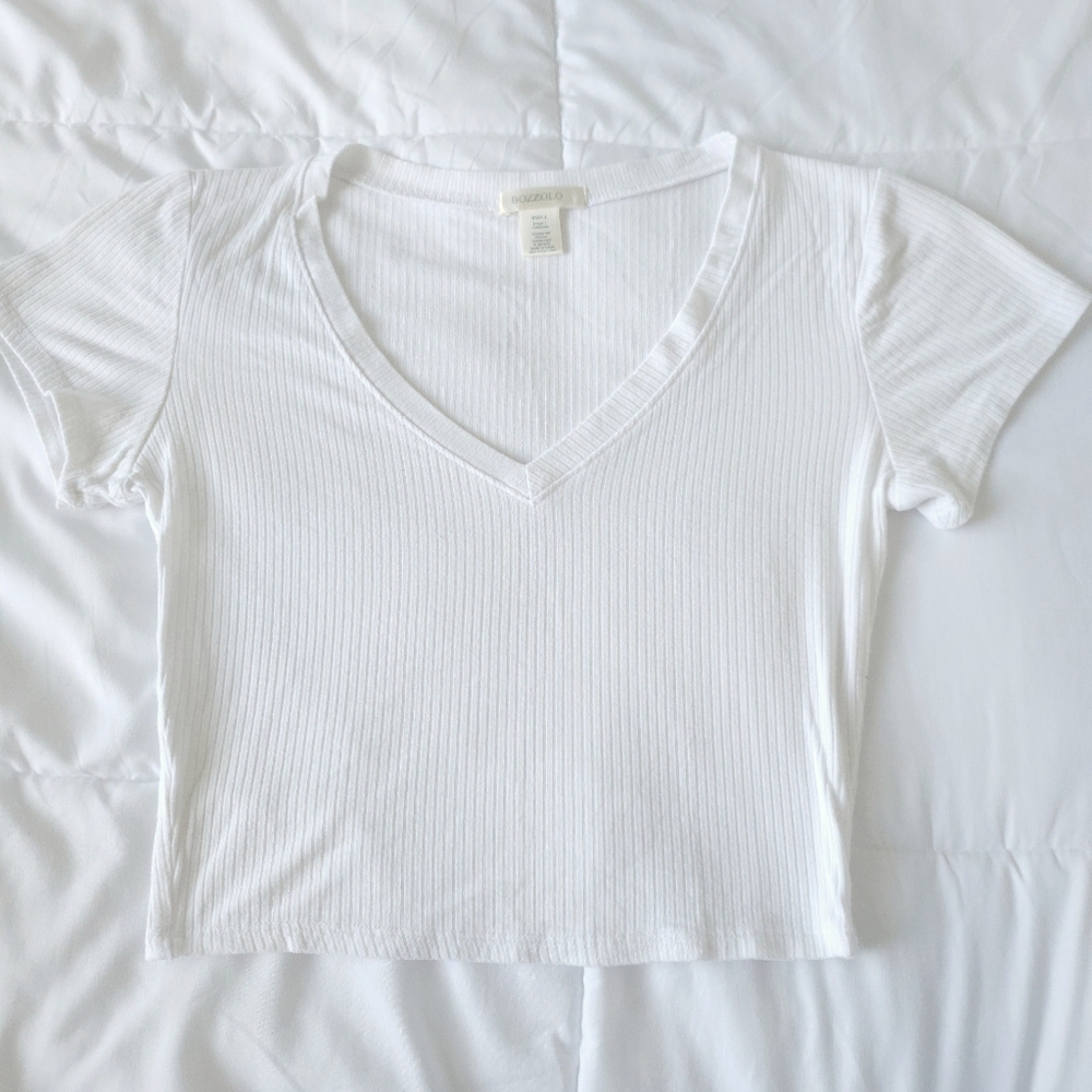 Bozzolo Basic White Ribbed V Neck Crop Tee